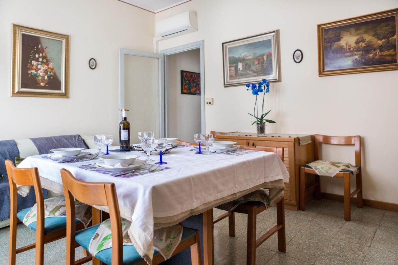 A Pochi Passi Dal Centro E Dall'Ospedale Di Parma Apartment Luaran gambar