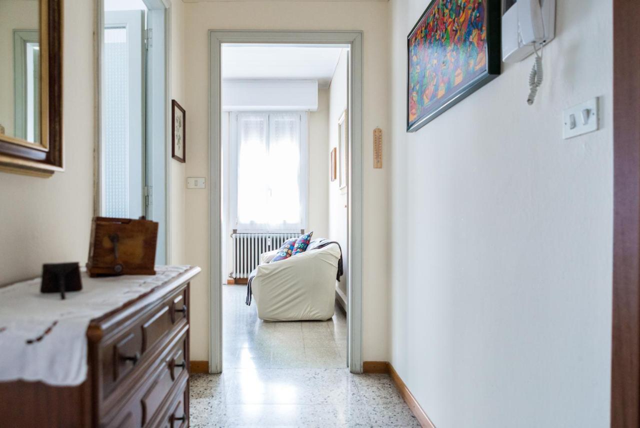A Pochi Passi Dal Centro E Dall'Ospedale Di Parma Apartment Luaran gambar