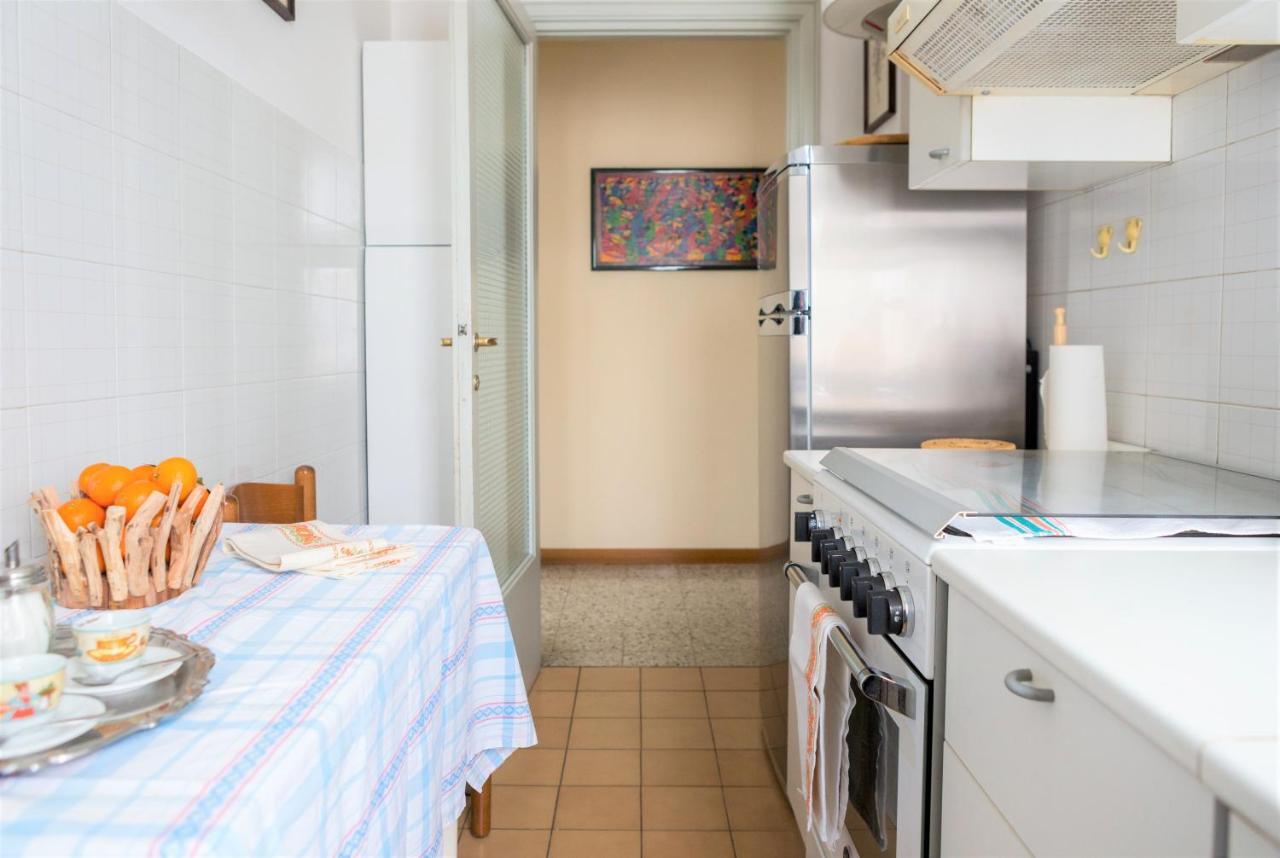 A Pochi Passi Dal Centro E Dall'Ospedale Di Parma Apartment Luaran gambar