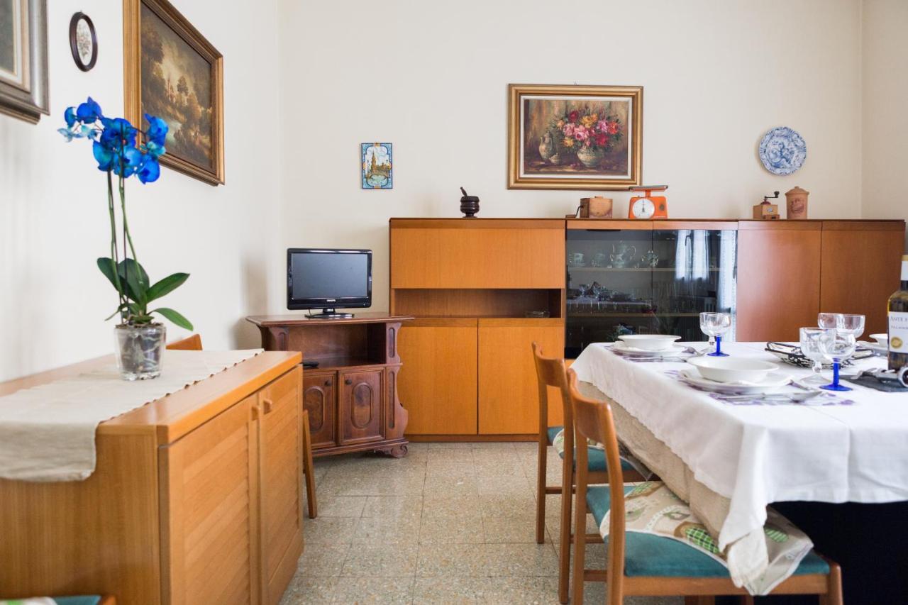 A Pochi Passi Dal Centro E Dall'Ospedale Di Parma Apartment Luaran gambar