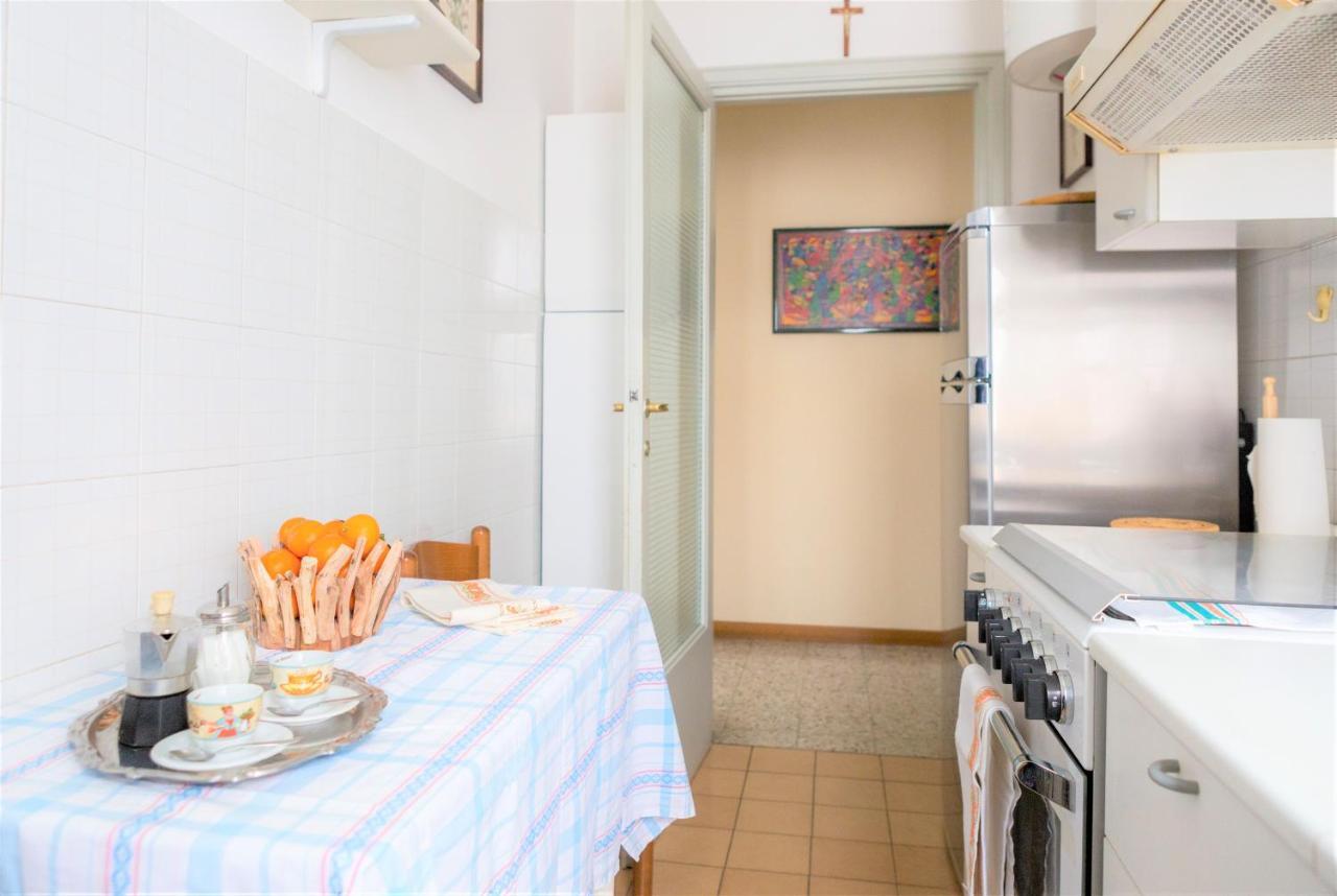 A Pochi Passi Dal Centro E Dall'Ospedale Di Parma Apartment Luaran gambar