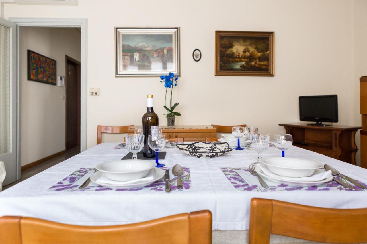 A Pochi Passi Dal Centro E Dall'Ospedale Di Parma Apartment Luaran gambar